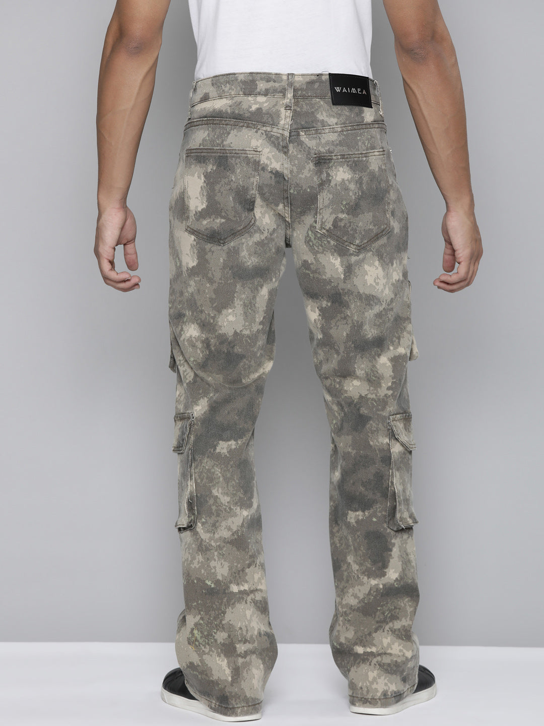 CAMO RELAXED FIT JEAN WITH CARGO POCKETS