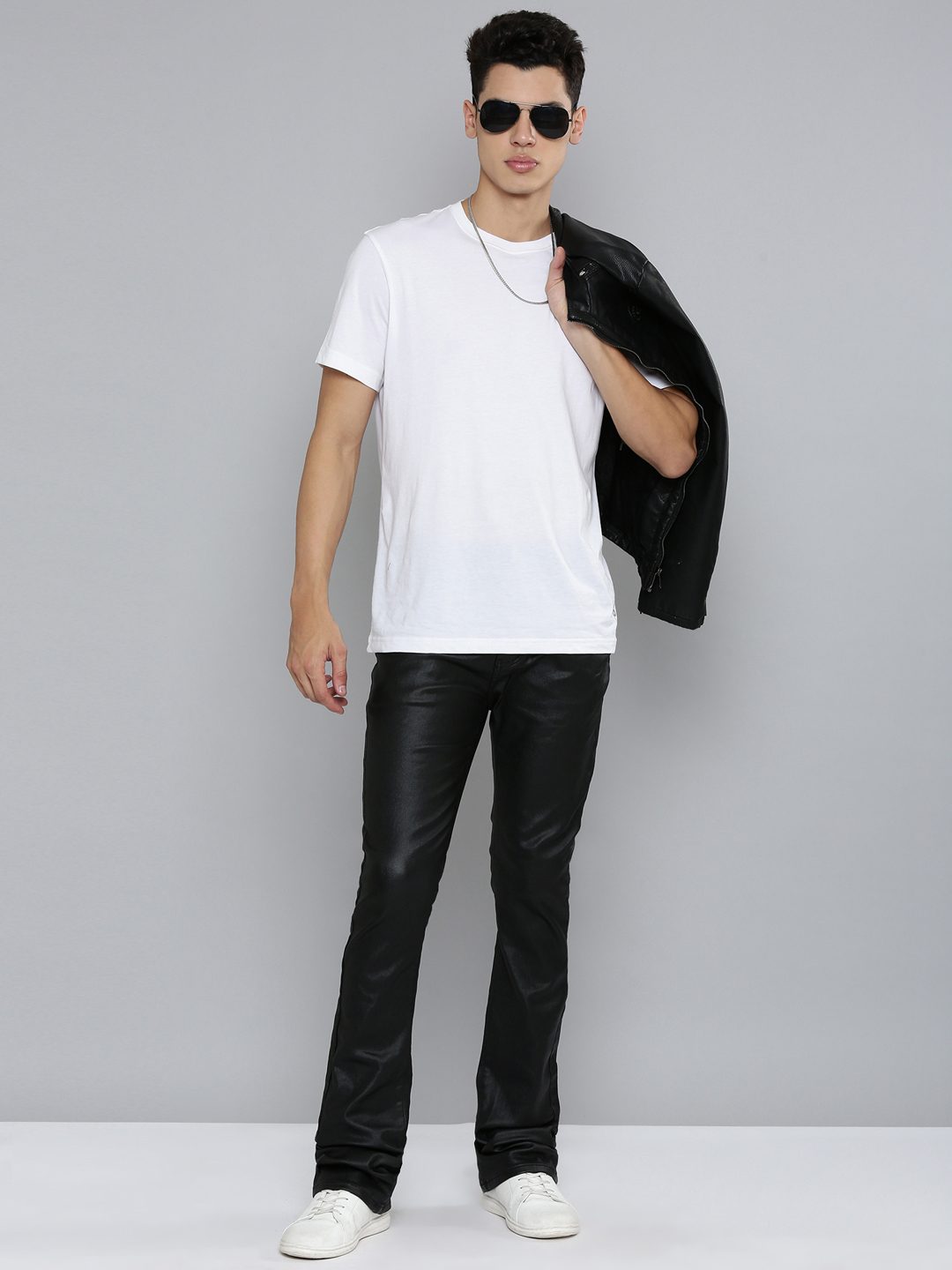 Waimea Black Jeans (M5616)