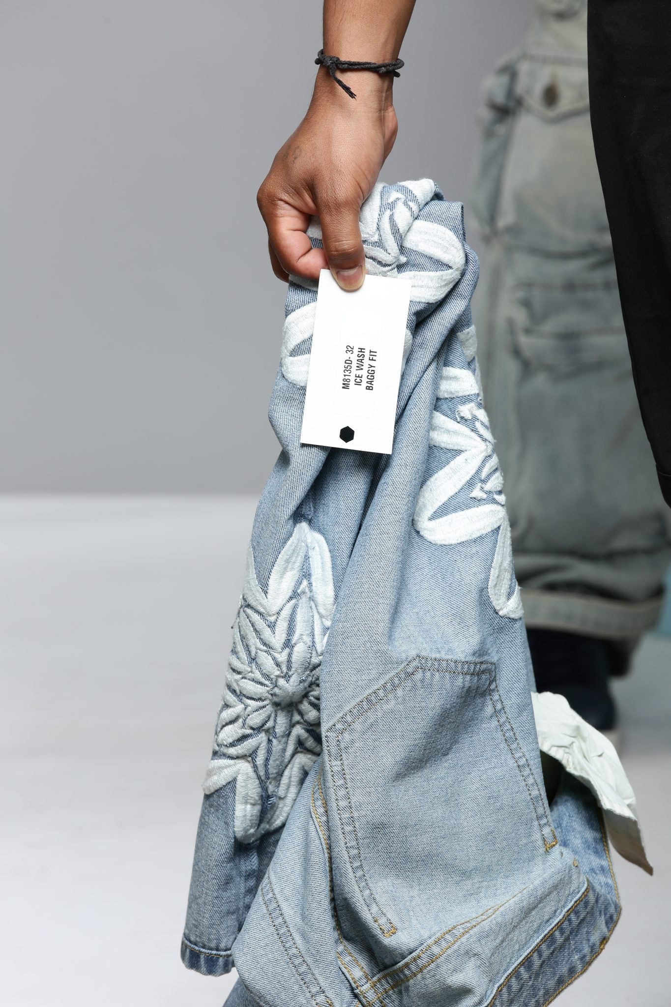 Waimea Ice Wash Jeans (M8135)