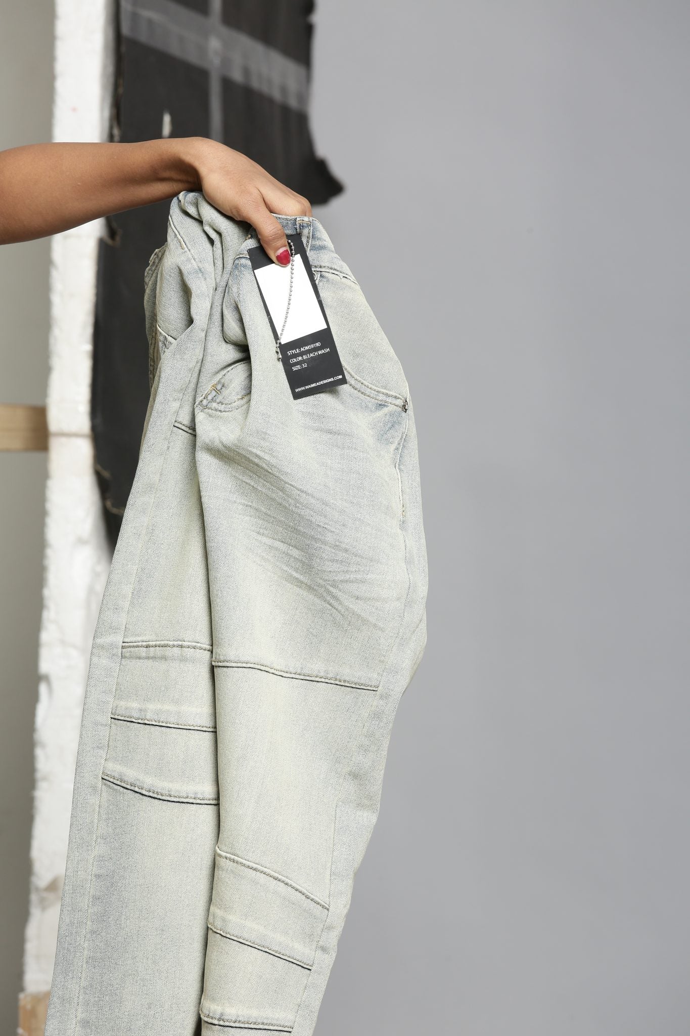 Waimea Bleach Wash Jeans (AOM5919)